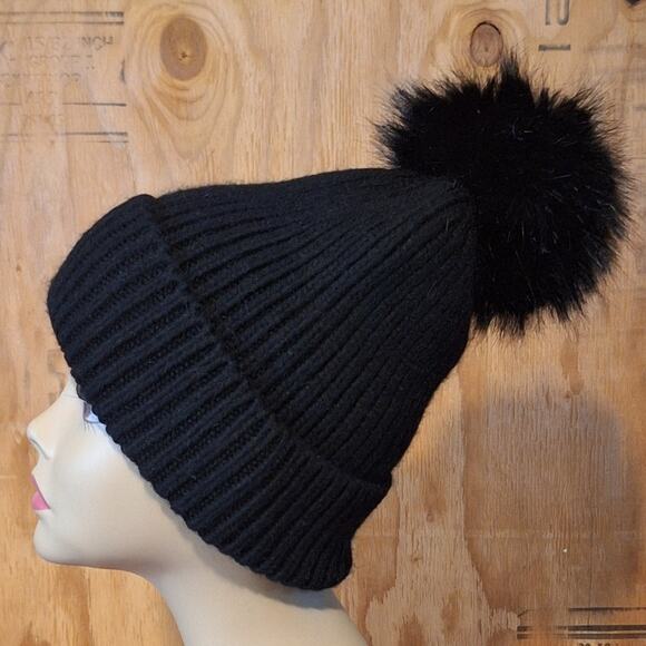 NWT Norla Canada Alpaca Wool Pom Beanie Anthropologie OS Black Winter Outdoor - Picture 4 of 8